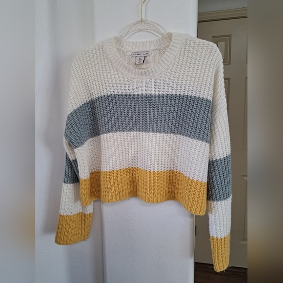 Sincerely Jules Colorblock Sweater - White, Blue, Mustard Size Large - Picture 2 of 7